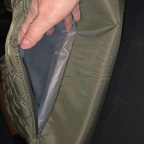 IHKWIP Quilted Everyday Shopper Tote - Picture 7 of 7